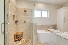 Canal-front Home, Walk to Sea Isle Beach!