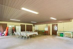 Lake Winnott Home w/ Boat Ramp & Dock