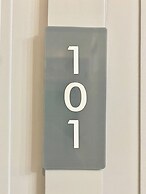 Double One Coliving and Coworking Hostel