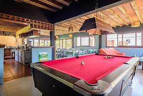 La Quinta Hostel & Suites
