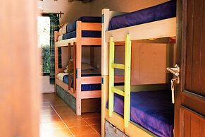La Quinta Hostel & Suites