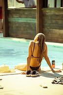 La Quinta Hostel & Suites