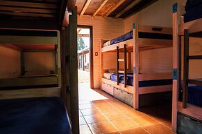 La Quinta Hostel & Suites