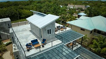 Conmigos 6 Bedroom Beachfront Villa