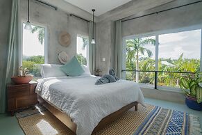 Conmigos 6 Bedroom Beachfront Villa