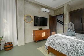 Conmigos 6 Bedroom Beachfront Villa