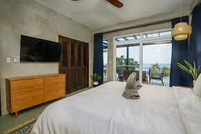 Conmigos 6 Bedroom Beachfront Villa