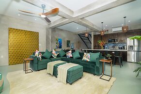 Conmigos 6 Bedroom Beachfront Villa