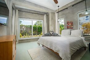 Conmigos 6 Bedroom Beachfront Villa