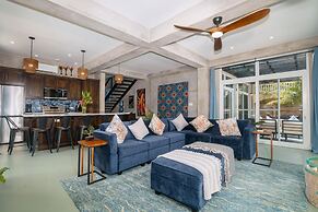 Conmigos 6 Bedroom Beachfront Villa