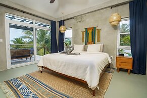 Conmigos 6 Bedroom Beachfront Villa