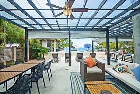 Conmigos 6 Bedroom Beachfront Villa