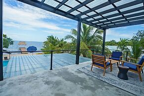 Conmigos 6 Bedroom Beachfront Villa