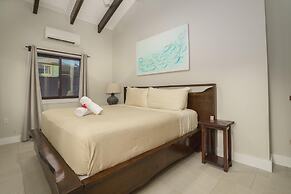 Casa de Wilson - 5 Bedroom Beachfront Villa