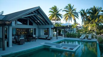 Casa de Wilson - 5 Bedroom Beachfront Villa