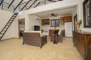 Casa de Wilson - 5 Bedroom Beachfront Villa