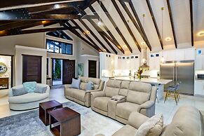 Casa de Wilson - 5 Bedroom Beachfront Villa