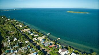 Casa de Wilson - 5 Bedroom Beachfront Villa
