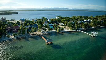 Casa de Wilson - 5 Bedroom Beachfront Villa