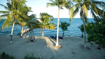 Casa de Wilson - 5 Bedroom Beachfront Villa