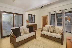 Casa de Wilson - 5 Bedroom Beachfront Villa