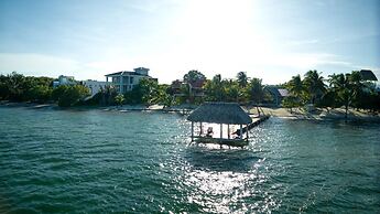 Casa de Wilson - 5 Bedroom Beachfront Villa