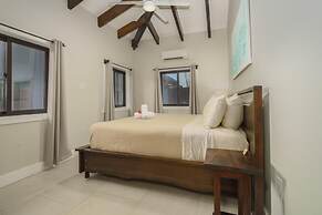 Casa de Wilson - 5 Bedroom Beachfront Villa