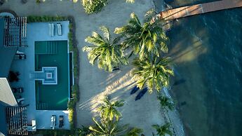 Casa de Wilson - 5 Bedroom Beachfront Villa