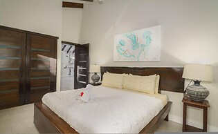 Casa de Wilson - 5 Bedroom Beachfront Villa