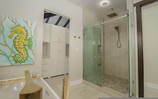 Casa de Wilson - 5 Bedroom Beachfront Villa