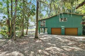 Rustic Lakehouse kayaks fishing bonfires