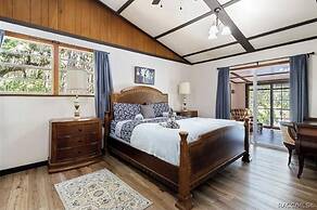 Rustic Lakehouse kayaks fishing bonfires