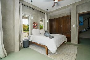 Conmigos 3 Bedroom Condo - Unit 2