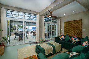 Conmigos 3 Bedroom Condo - Unit 2