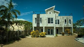 Conmigos 3 Bedroom Condo - Unit 2