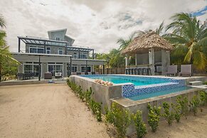 Conmigos 3 Bedroom Condo - Unit 2