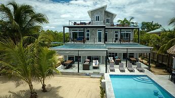 Conmigos 3 Bedroom Condo - Unit 1