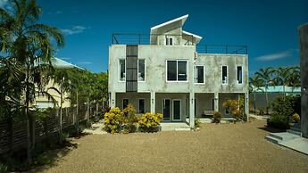 Conmigos 3 Bedroom Condo - Unit 1