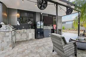 Tropical Miami Oasis