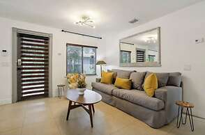 Tropical Miami Oasis