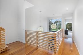 Gorgeous 5 Bedroom - Golf Course Views