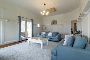 Bay Vista Cottage by the BnB Collection