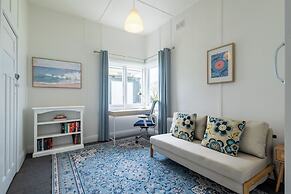 Bay Vista Cottage by the BnB Collection