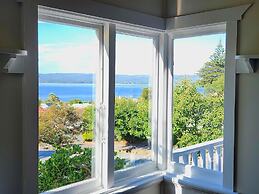 Bay Vista Cottage by the BnB Collection