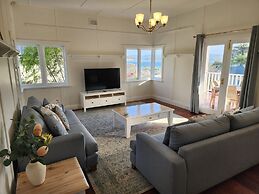Bay Vista Cottage by the BnB Collection