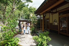 Yufuin Geihinkan Torigoebettei