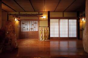 Yufuin Geihinkan Torigoebettei