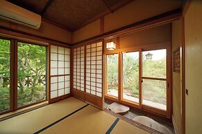 Yufuin Geihinkan Torigoebettei