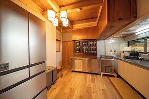 Yufuin Geihinkan Torigoebettei