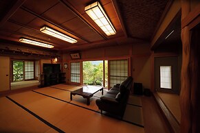 Yufuin Geihinkan Torigoebettei